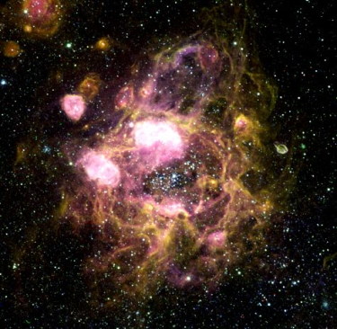 D'ailleurs, le fait de posséder quelques atouts comme la connaissance de l'astrologie ou simplement le fait de l'utiliser en consultant... fait partie des protections qui peuvent se voir sur le thème natal. Celui qui ne doute jamais, qui garde une certaine fermeture d'esprit et un sourire supérieur devant les connaissances cachées - l'astrologie n'est pas la seule - , celui-là en général possède un thème avec quelques tensions majeures en signes fixes : les signes fixes sont excellents et procurent souvent une volonté et une force de persuasion puissantes, mais... au détriment de l'ouverture d'esprit ou plutôt de la rapidité à justement s'adapter à ce qui est nouveau pour lui. Une fois l'adaptation réussie, il deviendra à son tour un ardent défenseur de la cause qu'il mettait à mal dans un premier temps, du moins c'est le cas le plus souhaitable :-) D'ailleurs, le fait de posséder quelques atouts comme la connaissance de l'astrologie ou simplement le fait de l'utiliser en consultant... fait partie des protections qui peuvent se voir sur le thème natal. Celui qui ne doute jamais, qui garde une certaine fermeture d'esprit et un sourire supérieur devant les connaissances cachées - l'astrologie n'est pas la seule - , celui-là en général possède un thème avec quelques tensions majeures en signes fixes : les signes fixes sont excellents et procurent souvent une volonté et une force de persuasion puissantes, mais... au détriment de l'ouverture d'esprit ou plutôt de la rapidité à justement s'adapter à ce qui est nouveau pour lui. Une fois l'adaptation réussie, il deviendra à son tour un ardent défenseur de la cause qu'il mettait à mal dans un premier temps, du moins c'est le cas le plus souhaitable :-)